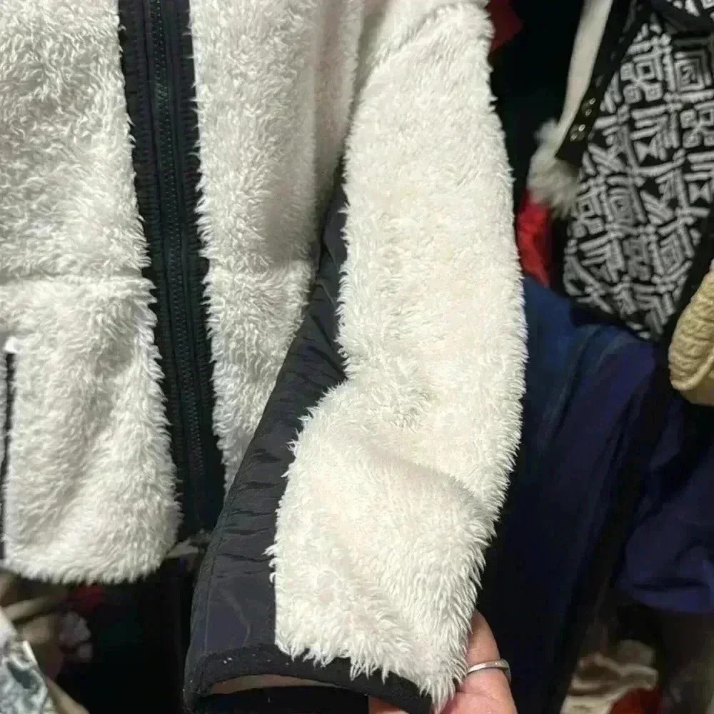 Calvin Klein Performance Sherpa - Picture 8 of 12